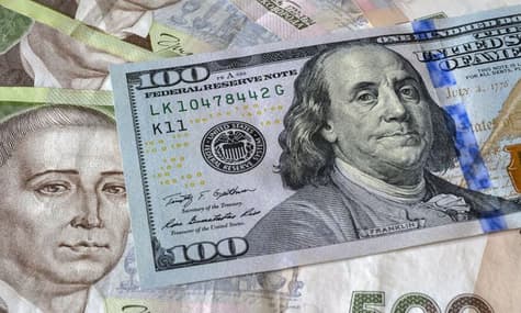 В Раду вызовут представителей НБУ и правоохранителей из-за проблемы обмена изношенных долларов. Что об этом известно?