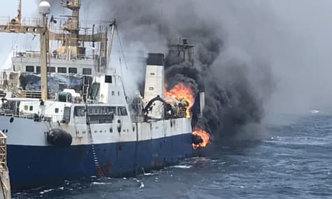 Українське судно загорілося біля берегів Західної Африки, зник член екіпажу — ЗМІ