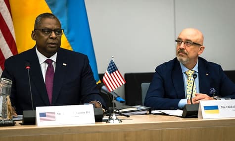 «Деталі згодом»: Резніков обговорив з міністром оборони США новий пакет військової допомоги Україні