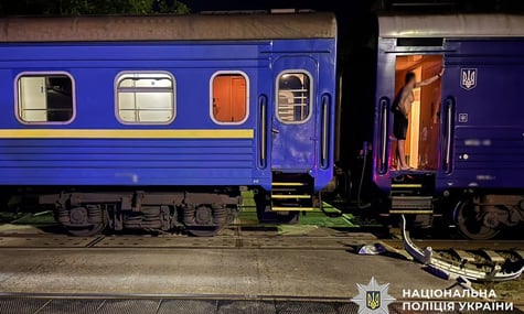 У Хмельницькому потяг зіткнувся з автівкою. Загинули 18-річні, ще двоє травмувалися