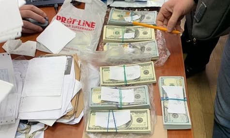 Разоблаченного на вымогательстве взятки в $150 тысяч прокурора из ОГП взяли под стражу