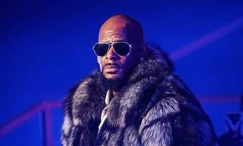 Співаку R Kelly висунули обвинувачення у 10 випадках сексуального насильства