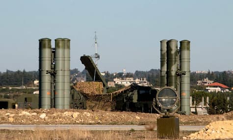В анексованому Криму священики освятили зенітні комплекси С-400