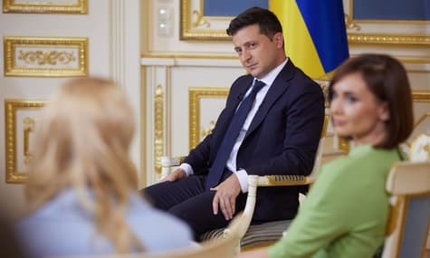 Зеленский дал интервью избранным телеканалам — в стиле Януковича и Порошенко. Главные тезисы