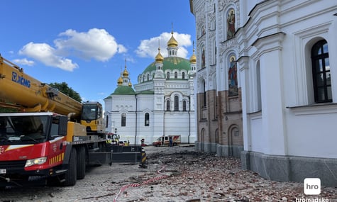 «Ми дістали з даху двигун дрона». У ДСНС розповіли про наслідки російської атаки по Успенському собору