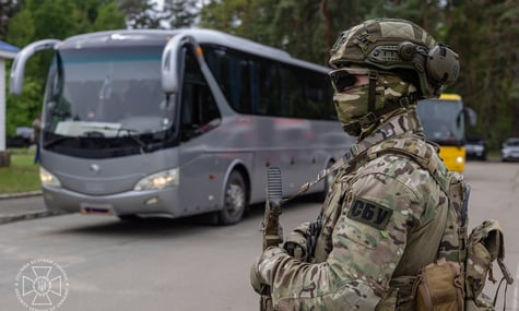 російському полоненому, який розстріляв двох українських військових, оголосили підозру