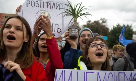 «Нині вже»: Страйк проти змін клімату, чи зникне корупція в публічних закупівлях, форум видавців