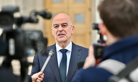 «Україна нам винна вибачення». Міністр оборони Греції вважає, що через український морський дрон країна могла «оплакувати загиблих»