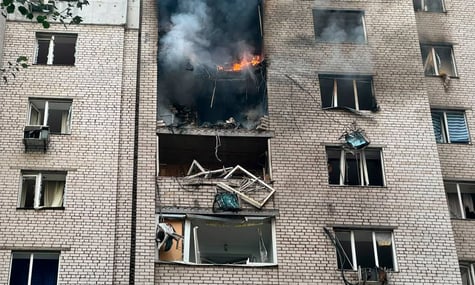 Пошкоджений внаслідок російського обстрілу багатоповерховий будинок у Печерському районі Києва, 25 вересня 2026 року