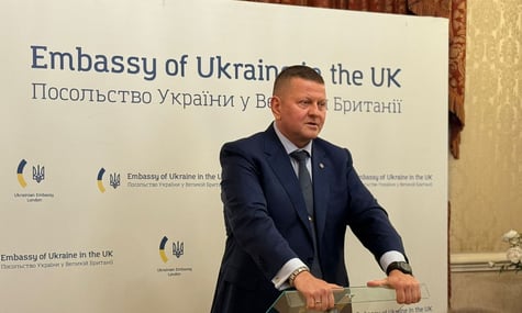 Залужний розкритикував медіа за поширення інформації про його нібито підготовку до виборів: Дуже шкода