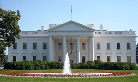 Секретна служба США перехопила підозрілу посилку, адресовану в Білий Дім — CNN