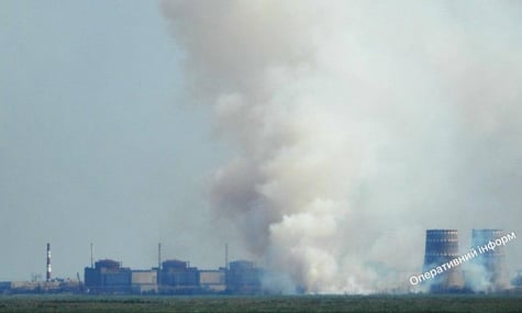Вблизи энергоблоков Запорожской АЭС произошел пожар: горит сухой камыш (ОБНОВЛЕНО)