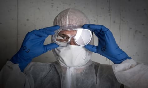 Why Ukraine's Frontline Doctors Still Didn't Receive Their Salary Bonuses, Despite State's Promises