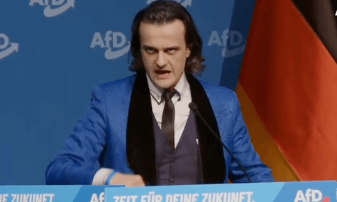Партія AfD може виключити свого члена, який імітував вимову та жести Гітлера під час виступу. Він походить із росії
