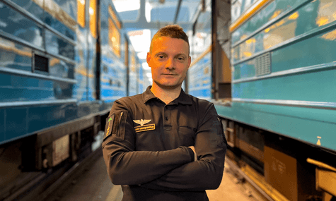 «Через те що працюєш під землею — не старієш». Залаштунки роботи машиніста метро