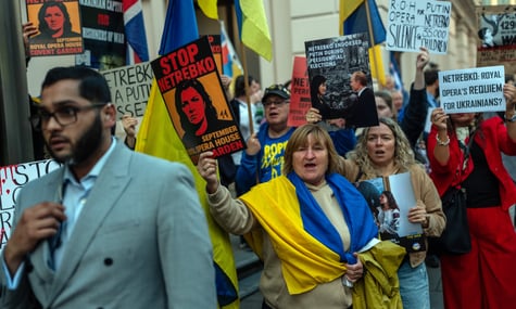 У Лондоні виступила російська оперна співачка Нетребко. Під театром зібралися протестувальники