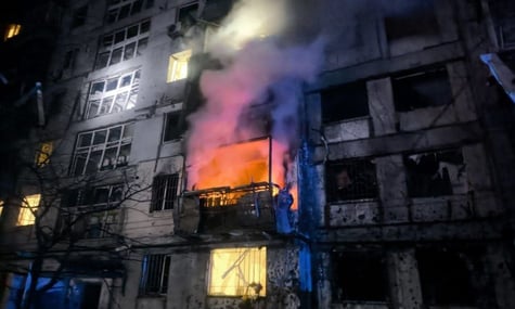 росіяни атакували Дніпро: загорілася багатоповерхівка, серед 14 постраждалих — дитина