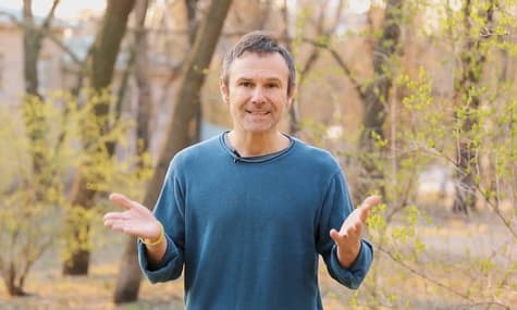 Пафос против юмора: Вакарчук раскритиковал Зеленского и Порошенко из-за дебатов
