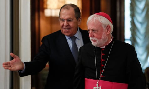 Архієпископ Ватикану відвідав Москву та закликав рф і Україну розпочати «справжній діалог»