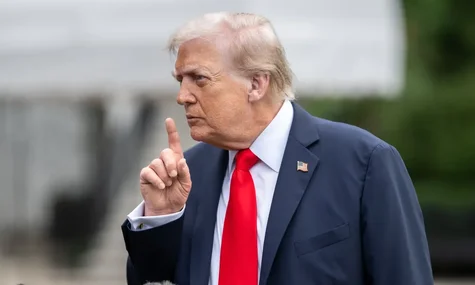 Трамп оголосив нові тарифи на ліки, вантажівки та кухонні шафи