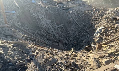оккупанты ночью ударили авиационными бомбами по Камышувасу на Запорожье