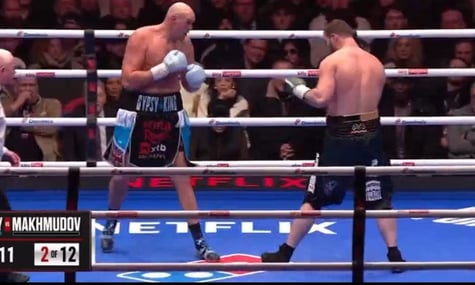 Тайсон Ф’юрі переміг росіянина Арсланбека Махмудова за одноголосним рішенням суддів та викликав Ентоні Джошуа на бій — BBC