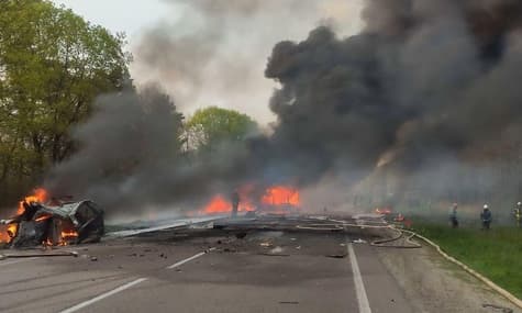 В Ровенской области произошло смертельное ДТП. Погибли 16 человек, полиция перекрыла движение по трассе «Киев — Чоп»