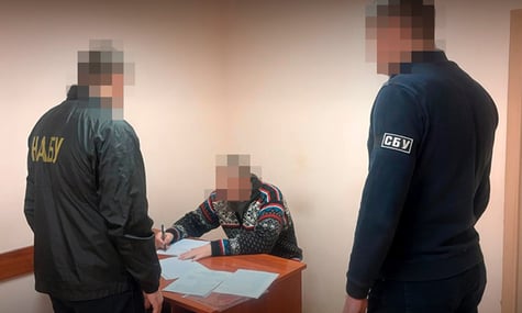 НАБУ та СБУ викрили керівництво одного із заводів на розкраданні 100 млн грн під час вироблення броні для танків