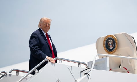 Іран має отримати $300 млрд на реконструкцію за угодою зі США. Трамп казав, що «не дасть і десяти центів»