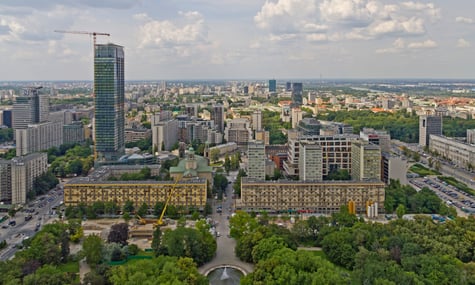 Парк у Варшаві став місцем збору підлітків з України. Через бійки, зокрема з поляками, поліція приїжджає туди щодня — Wyborcza