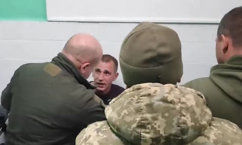 На Хмельниччині працівники ТЦК намагалися вивести призовника з лікарні. У військкоматі відреагували