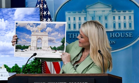 Трамп хоче, щоб його «тріумфальна арка» була вчетверо більшою, ніж планувалося. Проти навіть ініціатор