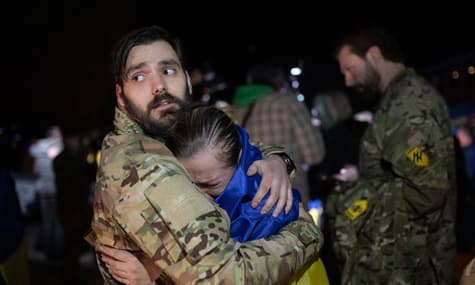 Удари «Шахідами» та повернення полонених українок: головне за день 17 жовтня