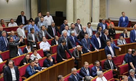 Рада не включила в повестку дня проект Зеленского об изменении избирательного законодательства