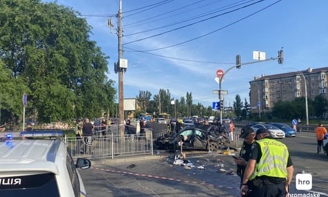 Серед загиблих є 12-річний хлопчик. Водій, який в'їхав у підземний перехід, уже був учасником чотирьох ДТП