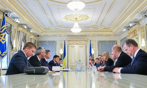 Зеленский призвал США усиливать санкции против России