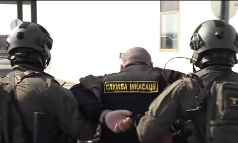 В Україну повернули сімох працівників «Ощадбанку», яких раніше затримали в Угорщині  — Сибіга