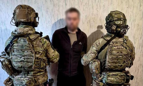 Мотив — смерть дружини в лікарні. Чоловік, який впритул здійснив більш як 20 пострілів у директора клініки, виявився військовим у СЗЧ