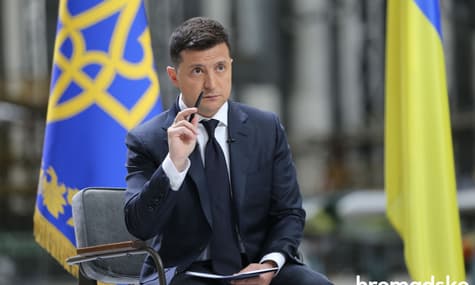 Зеленський розглядає можливість зустрітися з Путіним напряму. У Кремлі кажуть, поки для цього налагоджують контакти