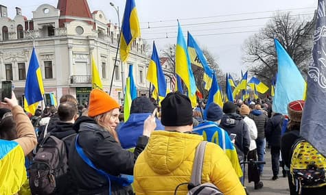 Тысячи людей в Одессе вышли на Марш единства (ФОТО, ВИДЕО)