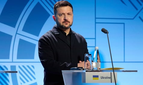 Зеленському довіряють 61% українців, рейтинг очолює Залужний — КМІС