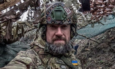 Чоловіком, який приніс комп'ютер у київський McDonald's, щоб пограти в гру, виявився лейтенант ЗСУ. Він каже: хотів відпочити