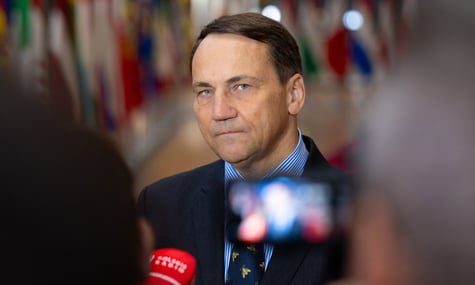 «По мільйону за кожен сантиметр польської колії». Сікорський пояснив, на що підуть $100 млн польського внеску для України