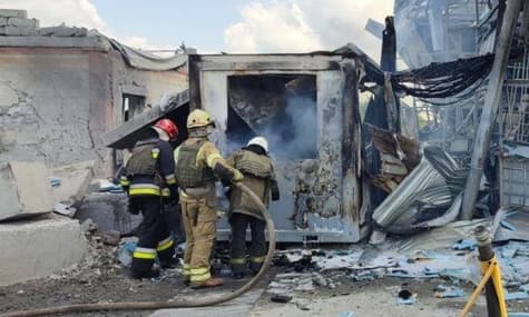 Харьков снова под обстрелами: возник пожар на одном из предприятий, есть пострадавшие