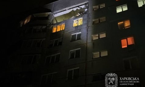 «Цілилися по обʼєкту критичної інфраструктури». Окупанти з вечора обстрілюють Харків, є постраждалі