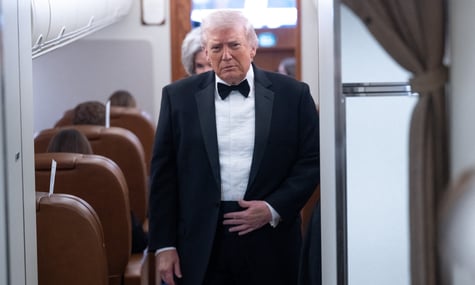 Трамп влаштував «комедійний вечір» на зустрічі з елітами: жартував про захоплення Гренландії й Канади на тлі тиші в залі — WP