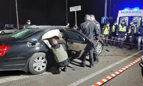 У Києві вибухнув автомобіль: водій загинув, ще 2 пасажирів поранені