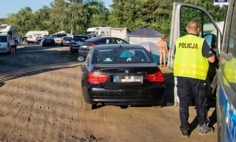 Пошкоджена автівка Пошкоджена автівка