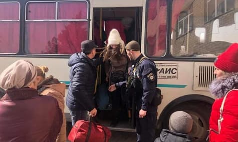 З Луганської області за день евакуювали понад 500 людей