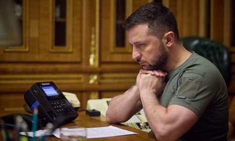 Зеленский обсудил с Макроном поставки оружия и расследование военных преступлений рф